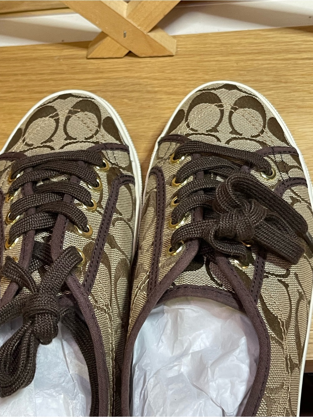 Authentic Coach New York A3851 “ Kalyn “ Sz 9B /Classic Canvas low- top Sneaker - Picture 13 of 16
